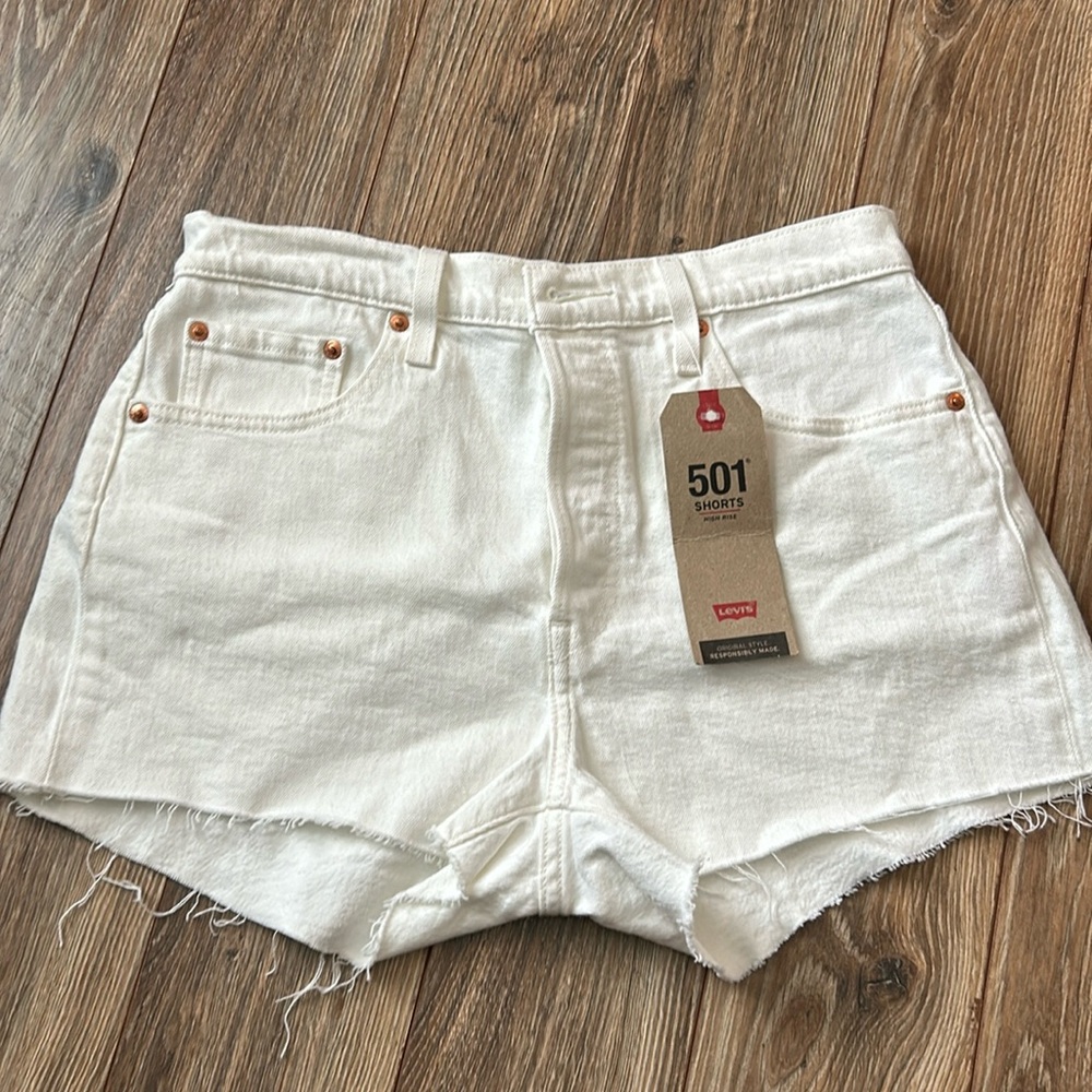 NWT high rise Levi Jean shorts